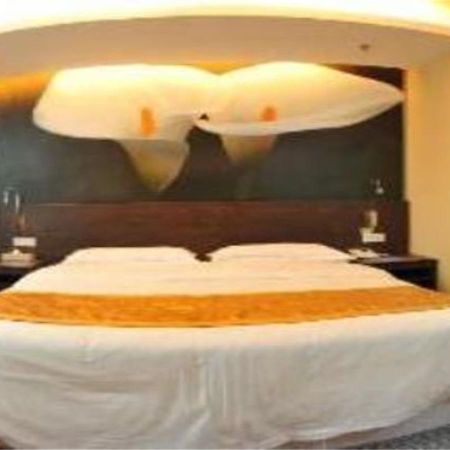 Xiamen Qingnian Yangguang Hotel - Wenzaodian Esterno foto